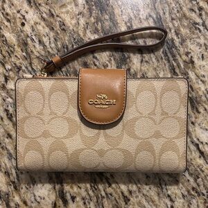 Coach Signature Tech/Phone Wallet